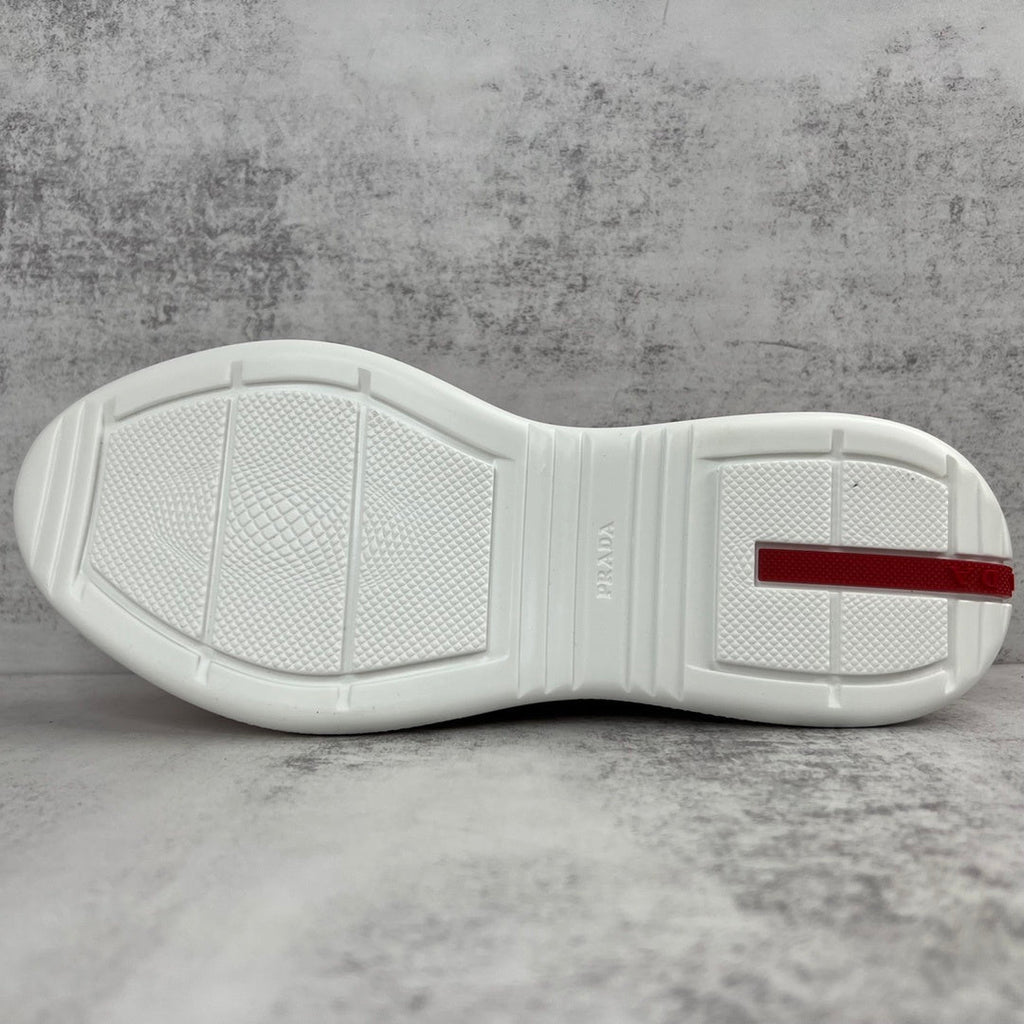 Zapatillas deportivas rojas de alto rendimiento