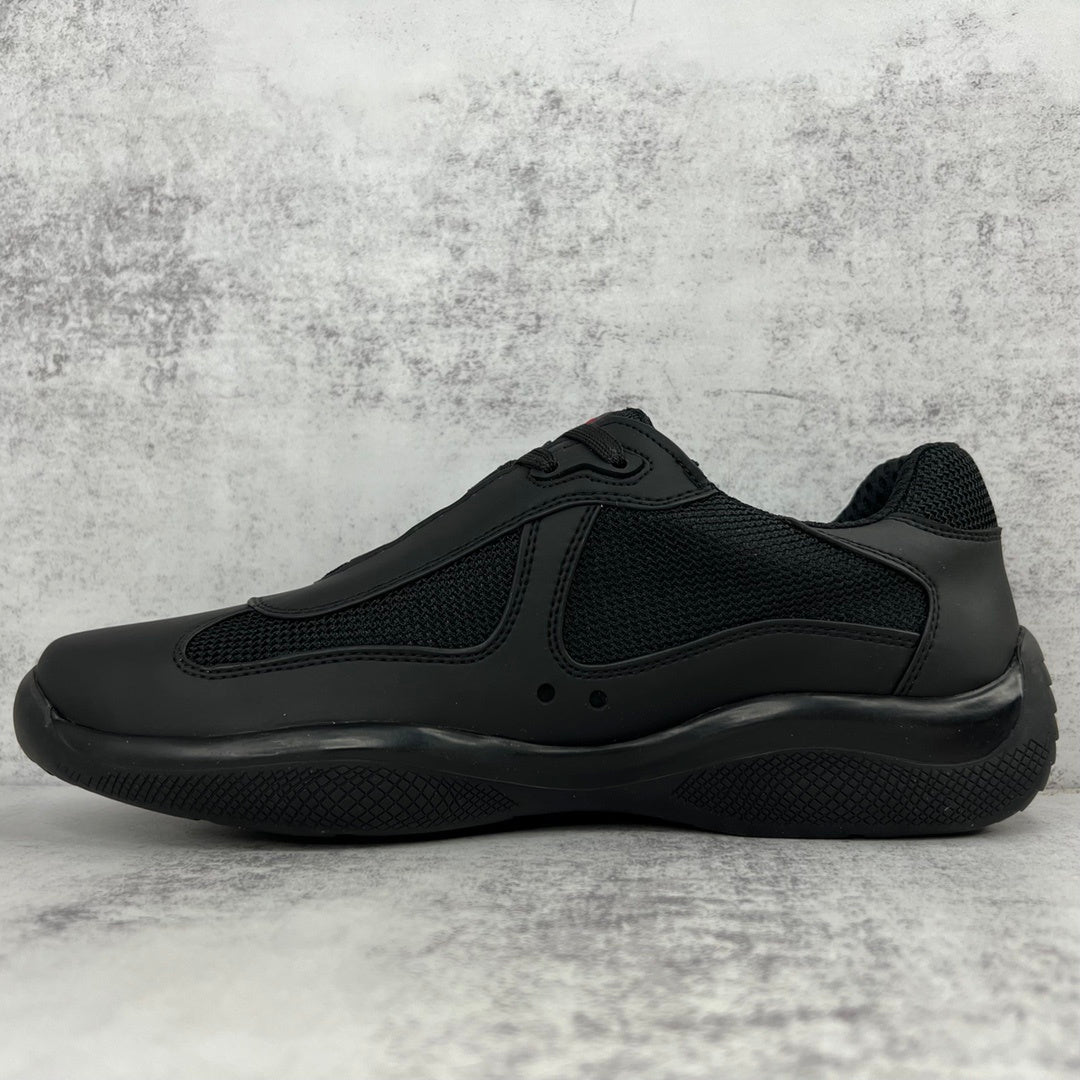 Zapatillas deportivas negras de alto rendimiento