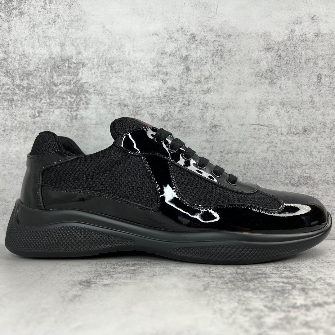 Zapatillas deportivas negras de alto rendimiento