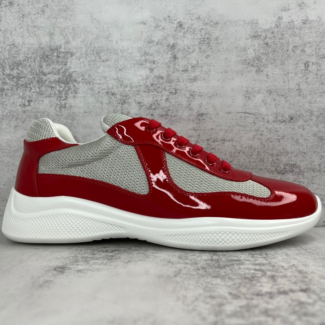 Zapatillas deportivas rojas de alto rendimiento