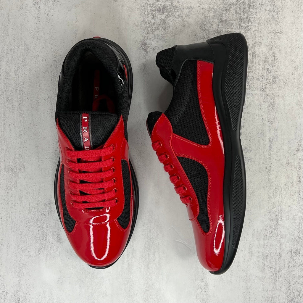 Zapatillas deportivas rojas de alto rendimiento