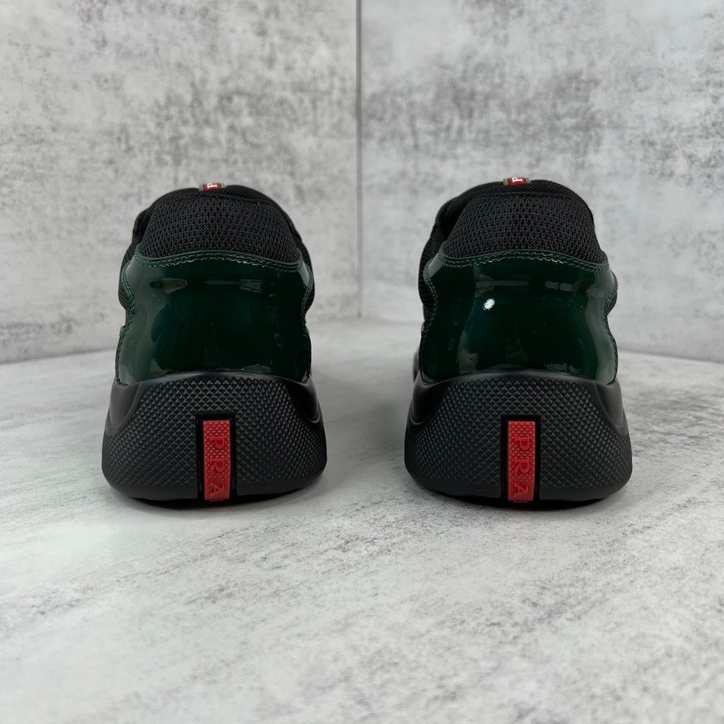Zapatillas deportivas negras de alto rendimiento