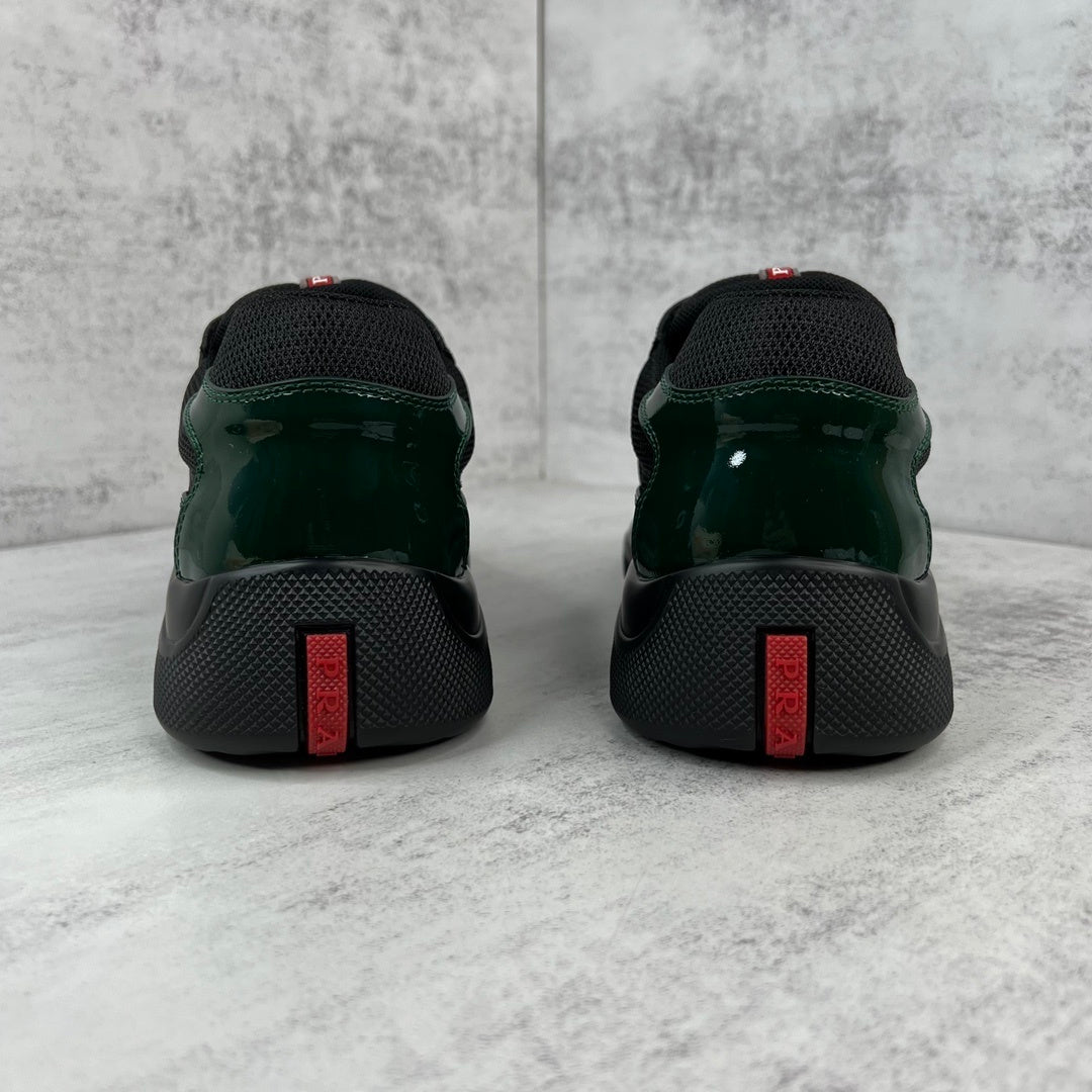 Zapatillas deportivas negras de alto rendimiento
