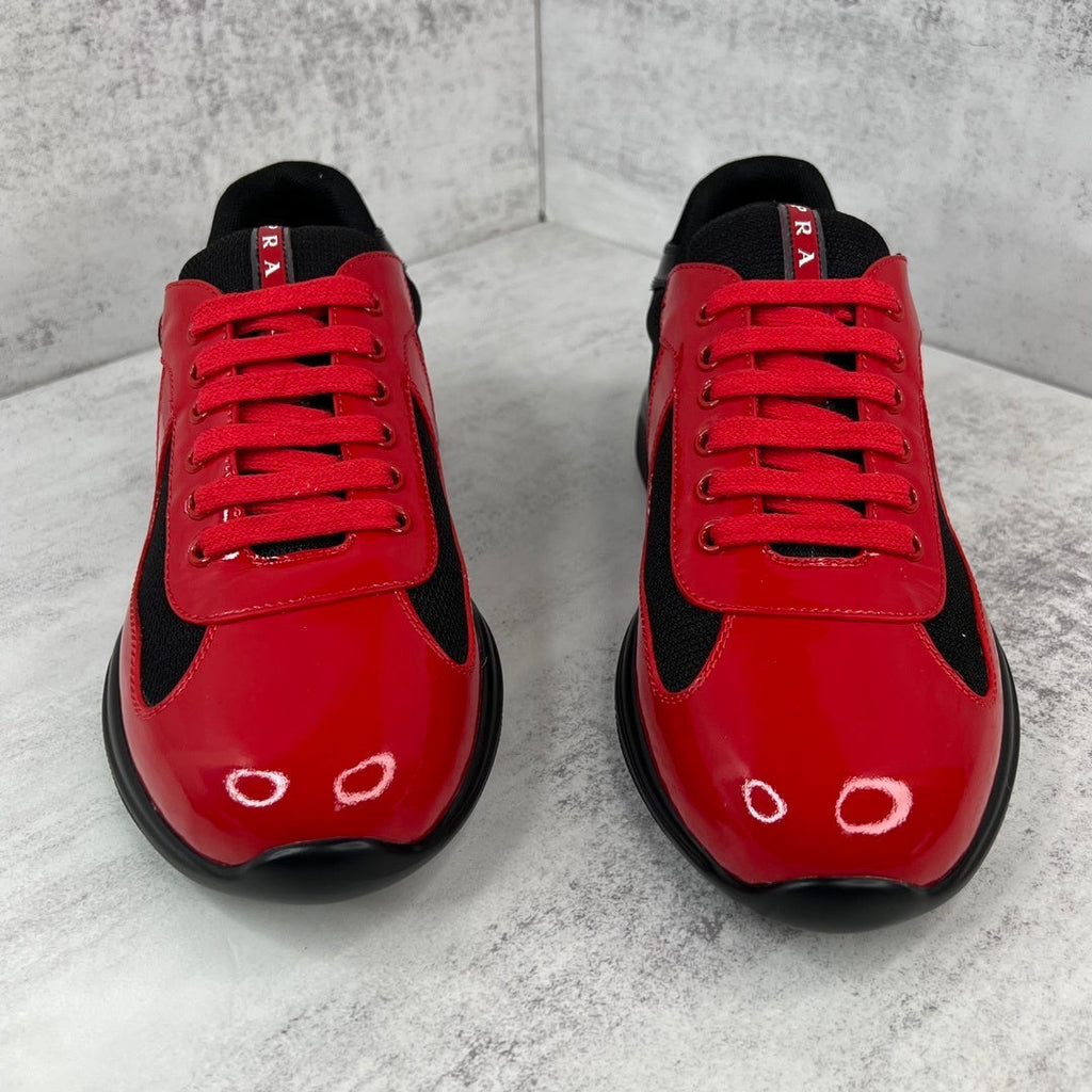 Zapatillas deportivas rojas de alto rendimiento