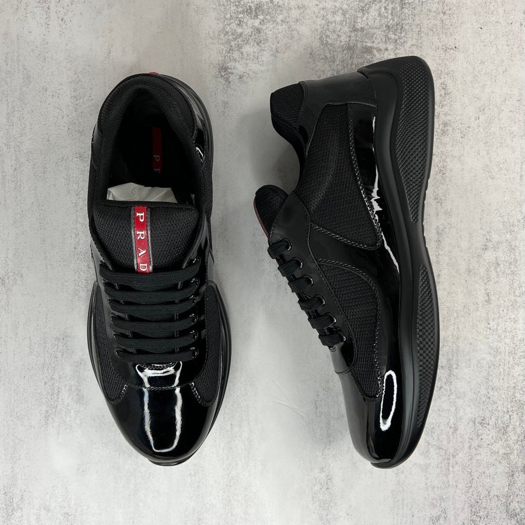 Zapatillas deportivas negras de alto rendimiento