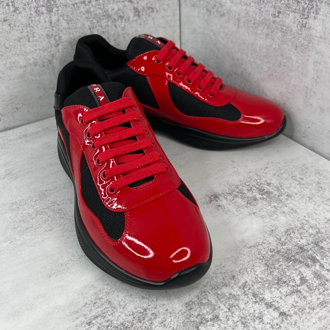 Zapatillas deportivas rojas de alto rendimiento