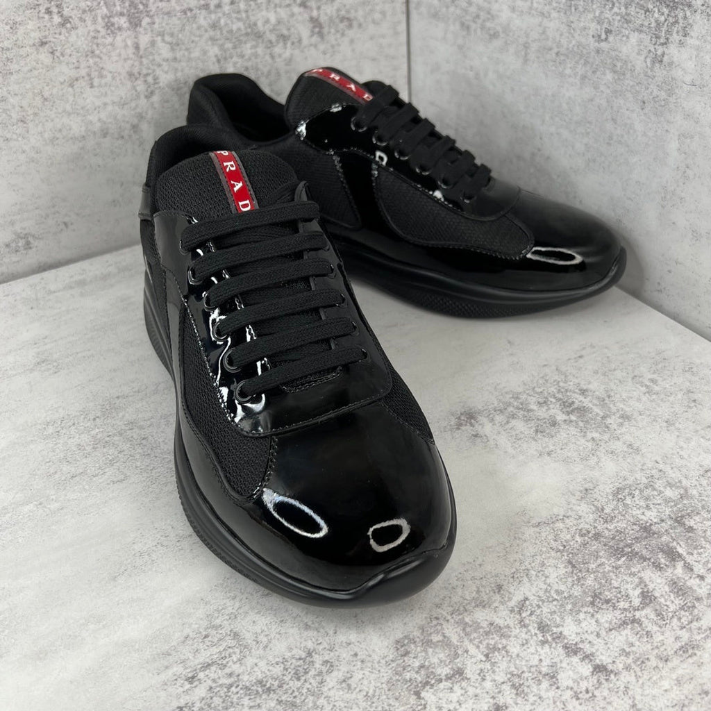 Zapatillas deportivas negras de alto rendimiento