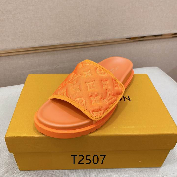 Monogram Summer Slides - Avenor