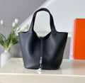 Bolso tipo cubo negro