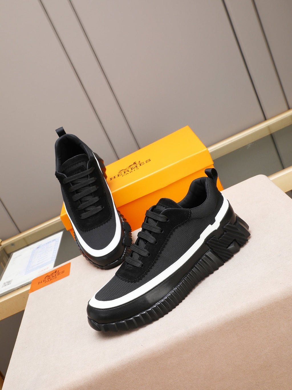 Zapatillas de cuero a rayas H