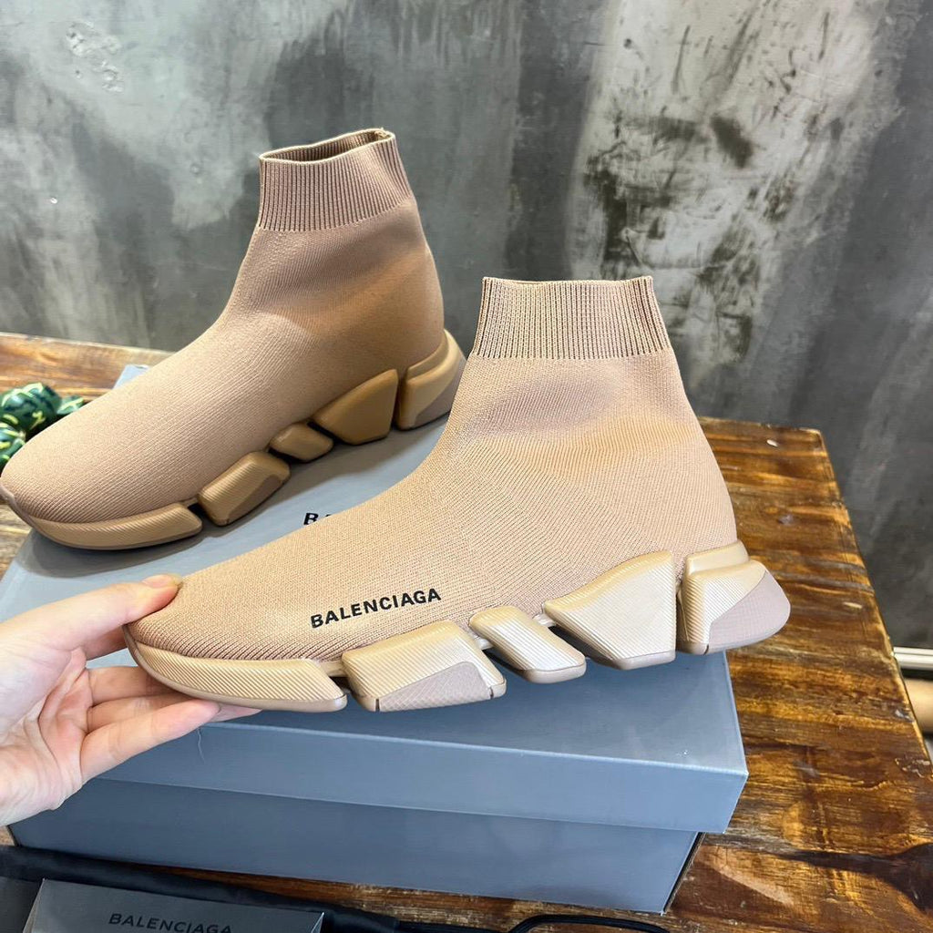 Zapatillas tipo calcetín color beige