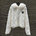 Chaqueta acolchada con cuello de piel