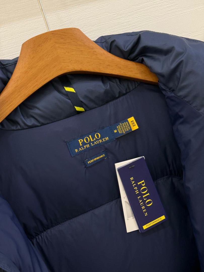 Chaqueta acolchada con capucha azul marino