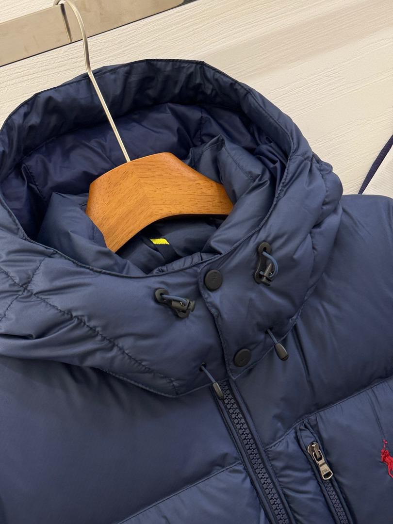 Chaqueta acolchada con capucha azul marino