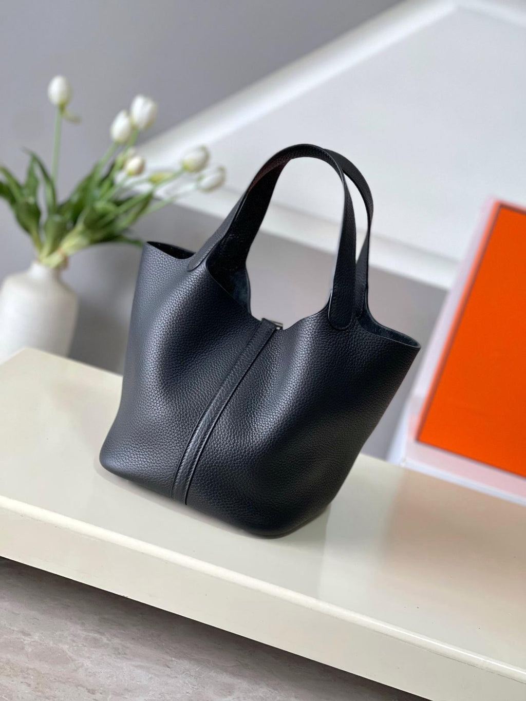 Bolso tipo cubo negro
