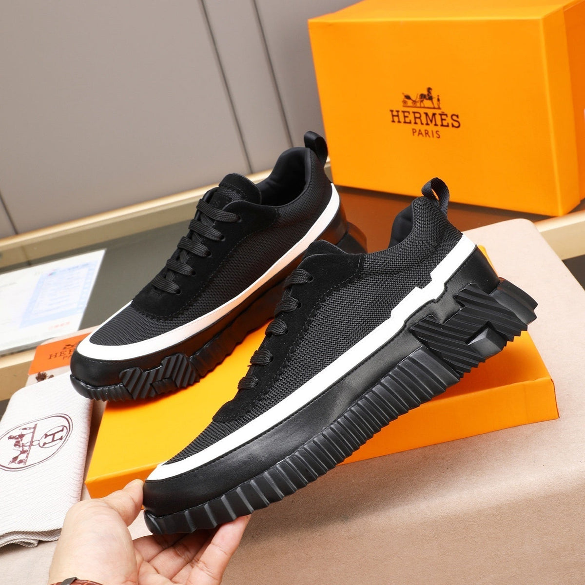 Zapatillas de cuero a rayas H