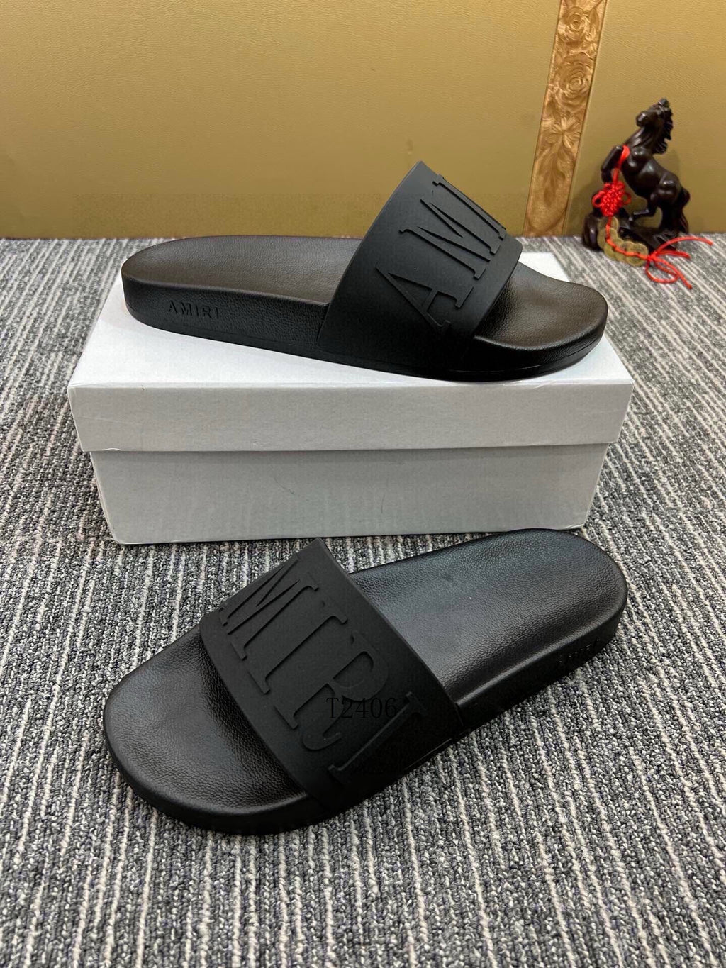 Amore Slides - Avenor