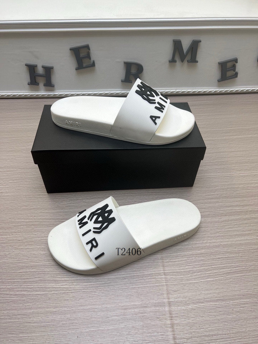 Amore Slides - Avenor