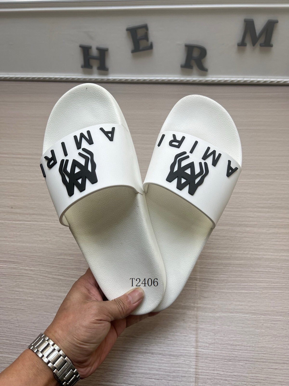 Amore Slides - Avenor