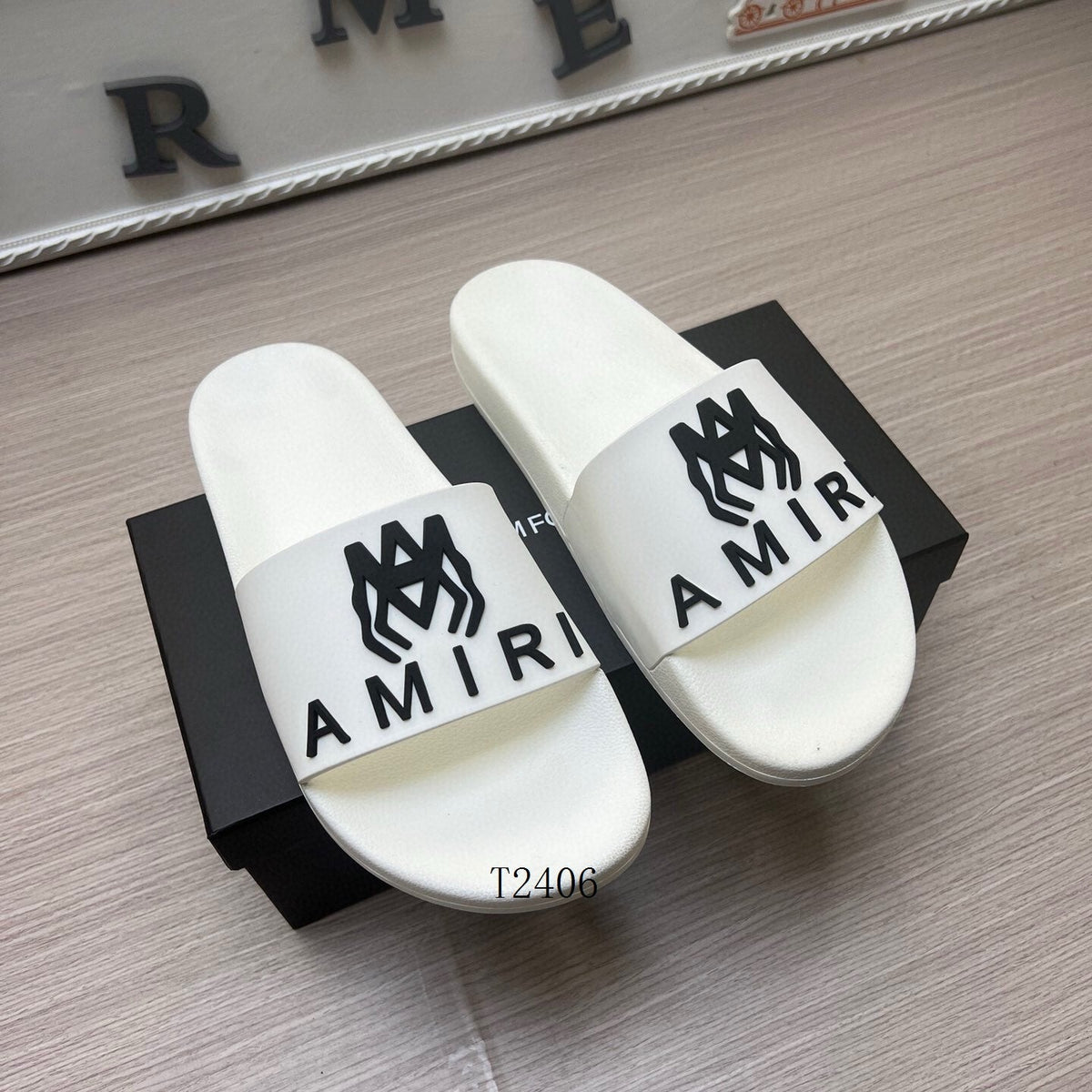 Amore Slides - Avenor
