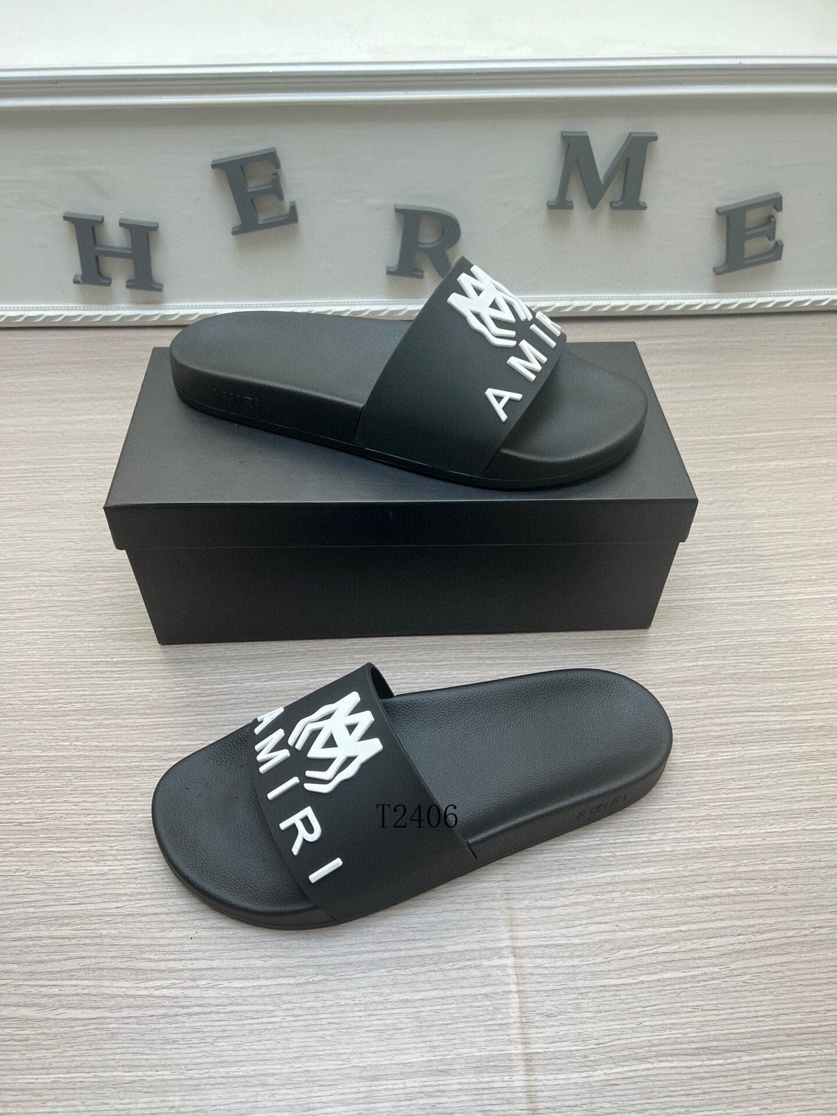 Amore Slides - Avenor