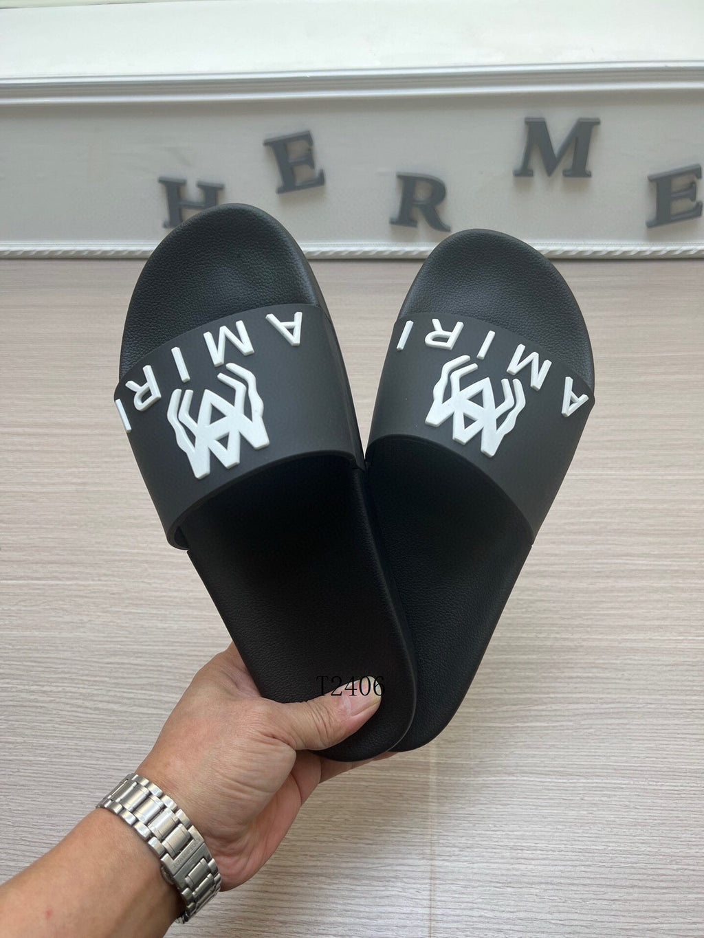 Amore Slides - Avenor
