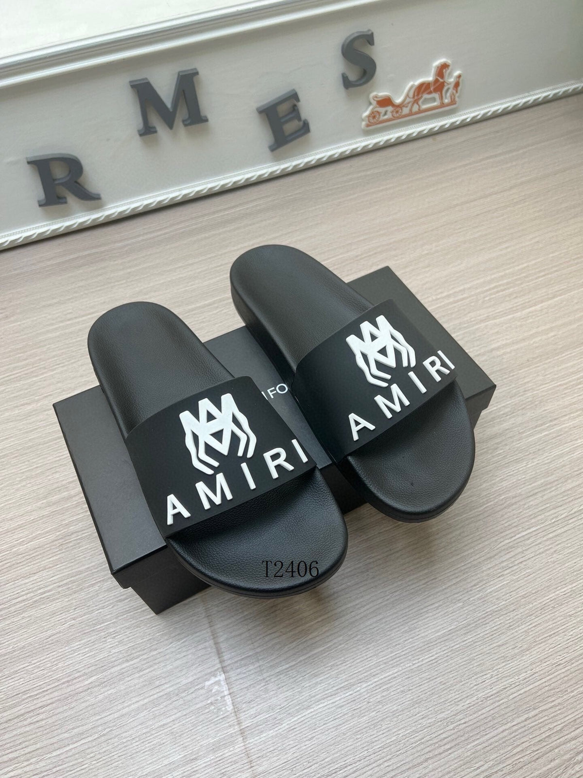Amore Slides - Avenor