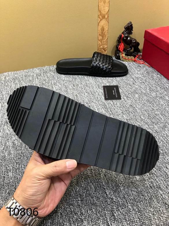 Bott Iconic Slides - Avenor