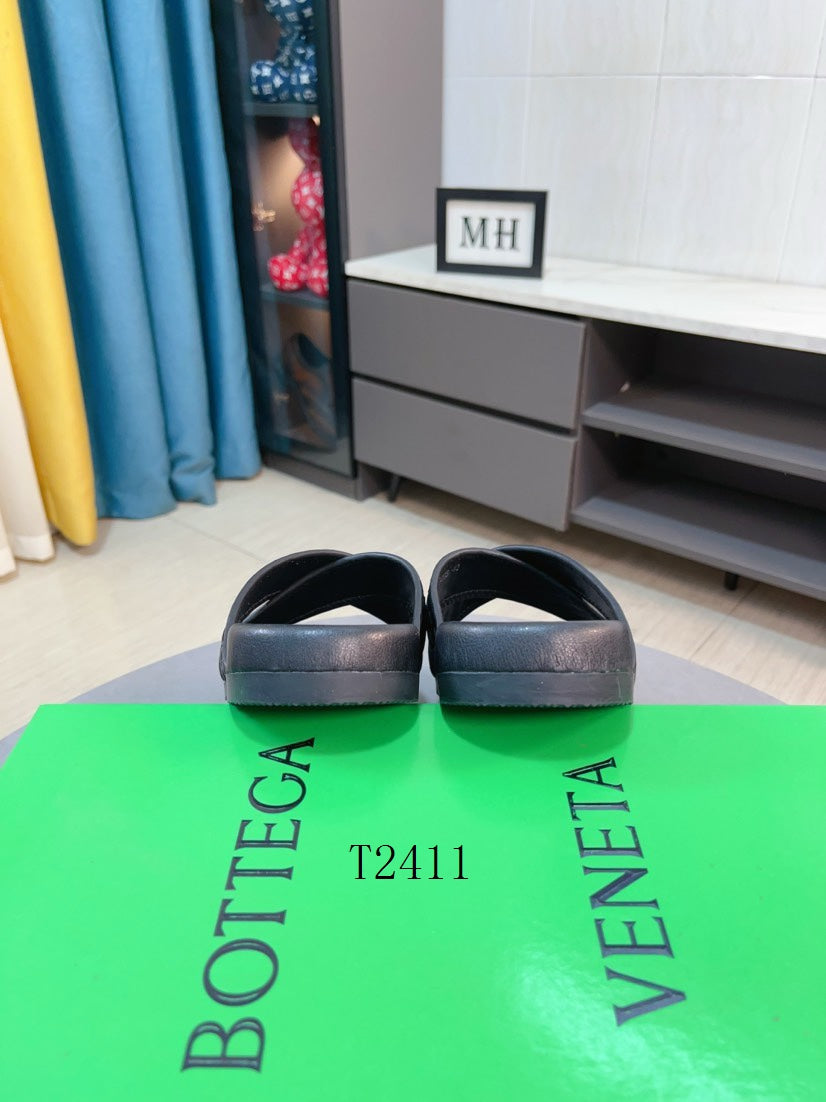 Bott Iconic Slides - Avenor