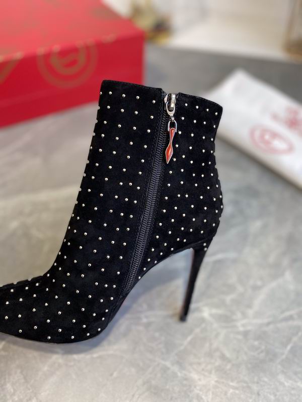 Botines de ante con cristales