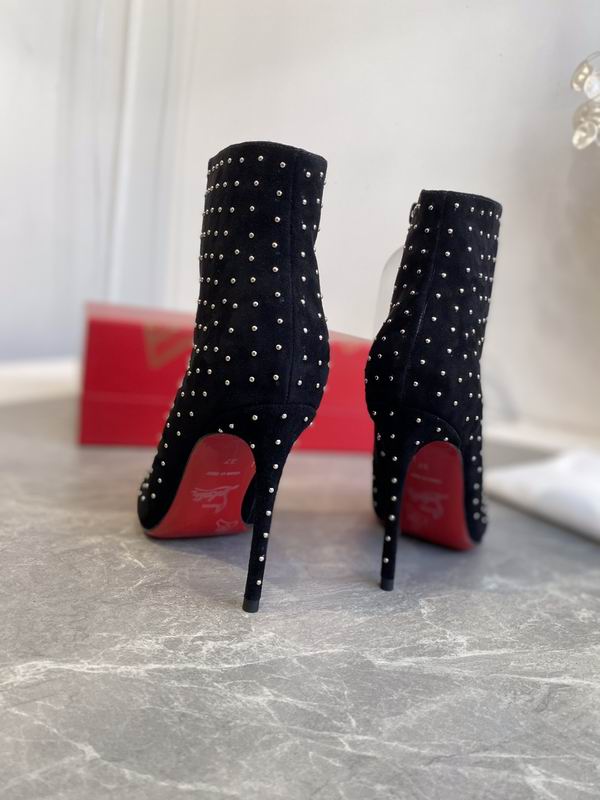 Botines de ante con cristales