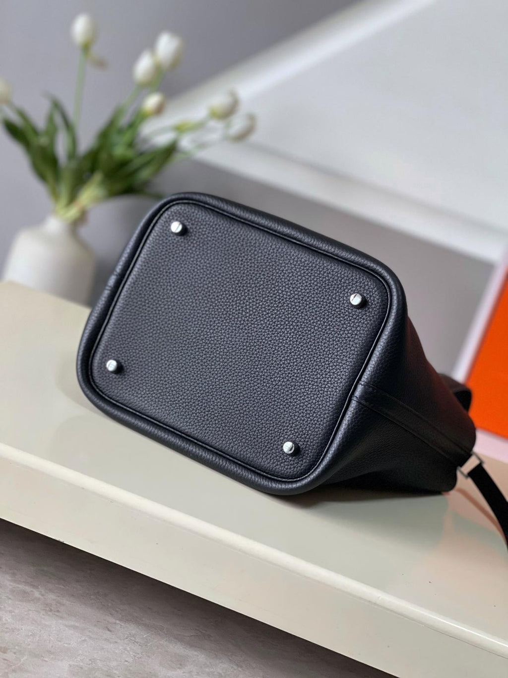 Bolso tipo cubo negro
