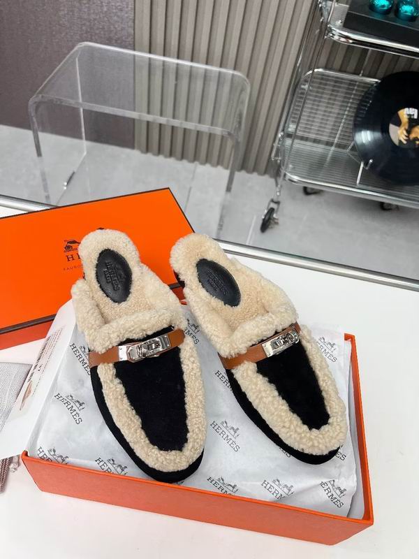 Fur Slip-on loafers