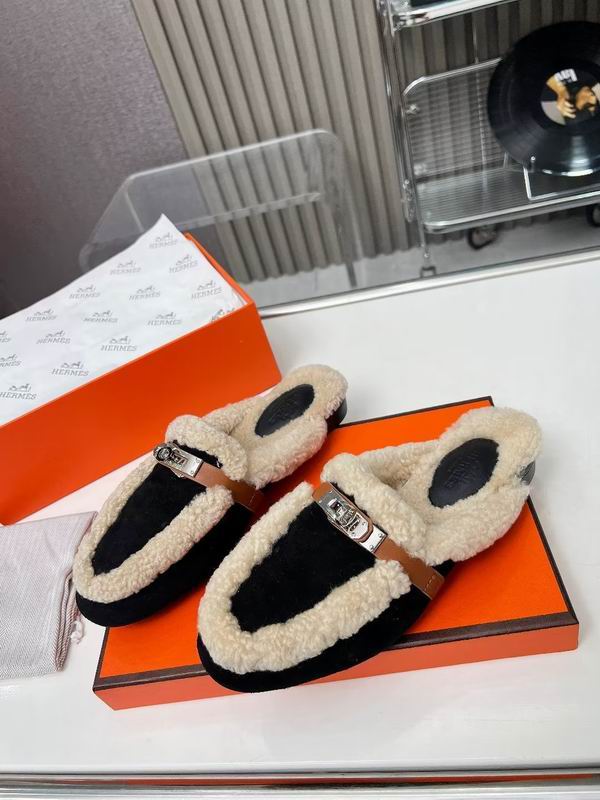 Fur Slip-on loafers