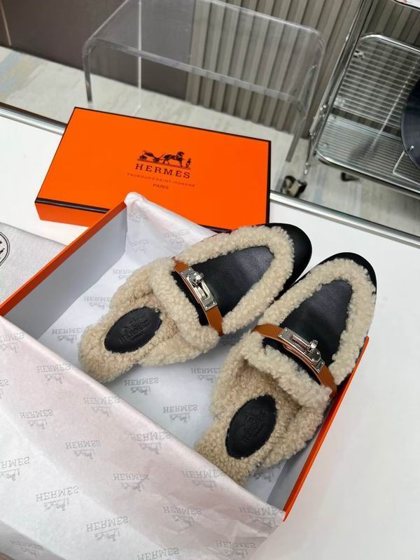 Fur Slip-on loafers