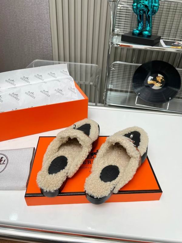 Fur Slip-on loafers