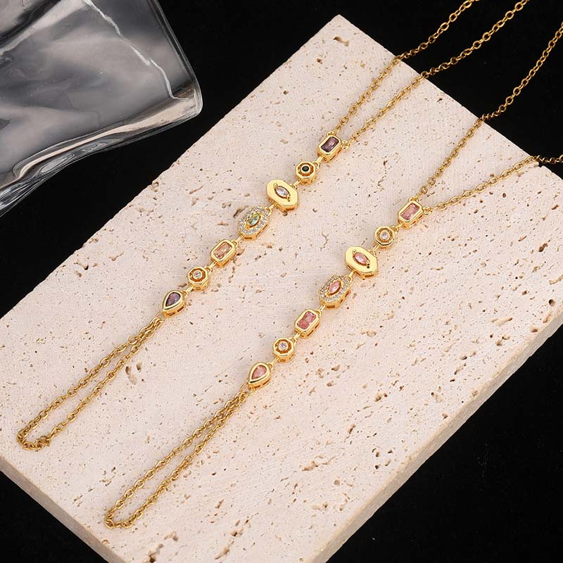 Minimal Link Hand Chain Bracelet