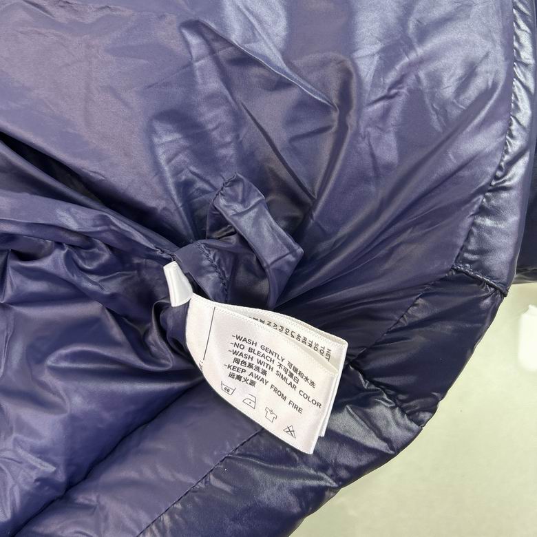 Chaqueta acolchada con capucha para niños