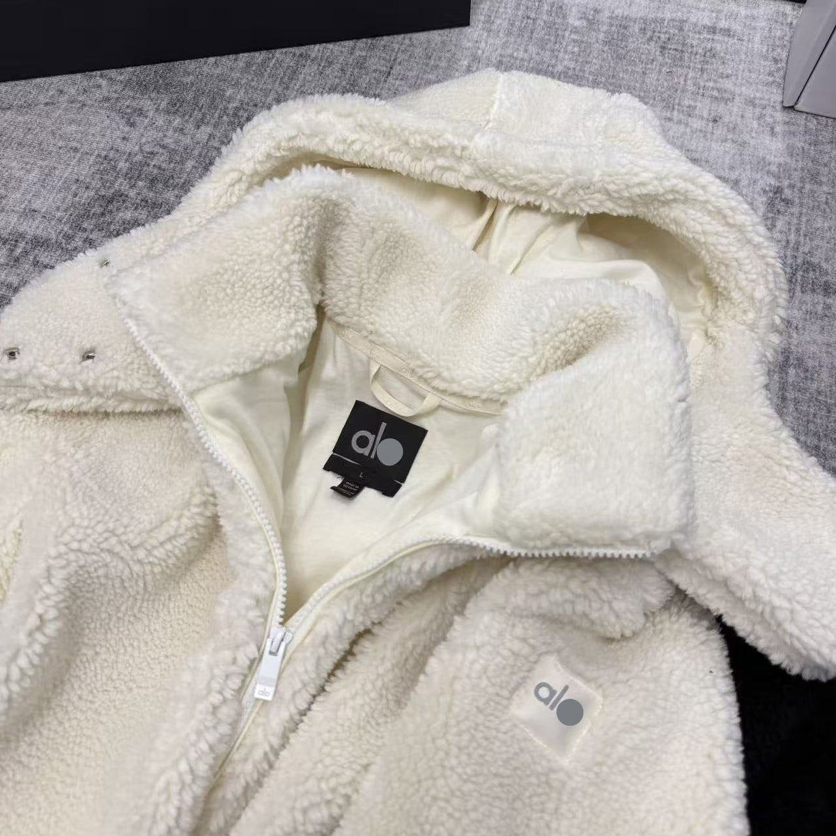 Sudadera con capucha de forro polar afelpado