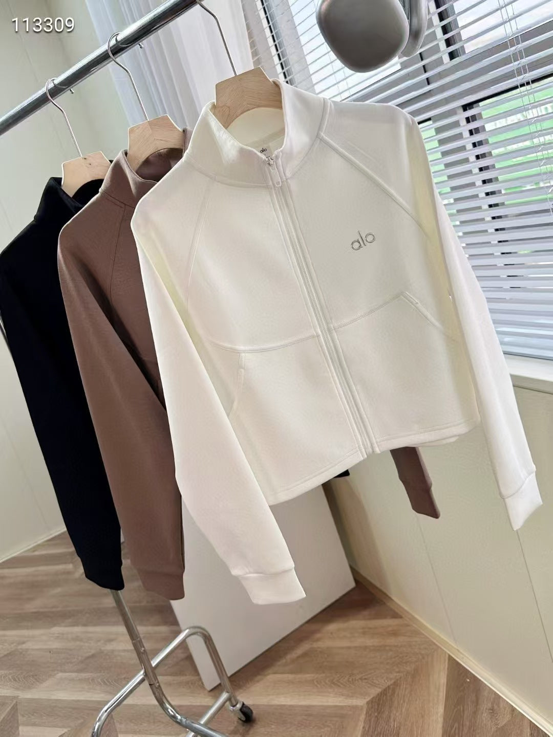 Chaqueta de cuello alto con cremallera