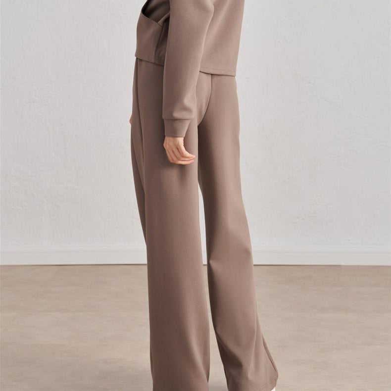 Pantalones deportivos de pierna ancha