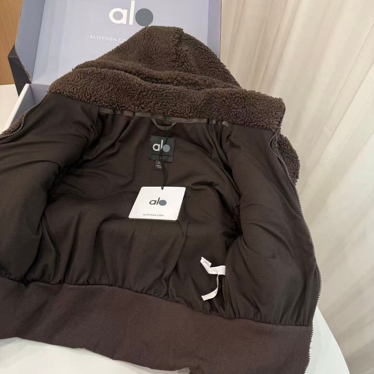 Sudadera con capucha de forro polar afelpado