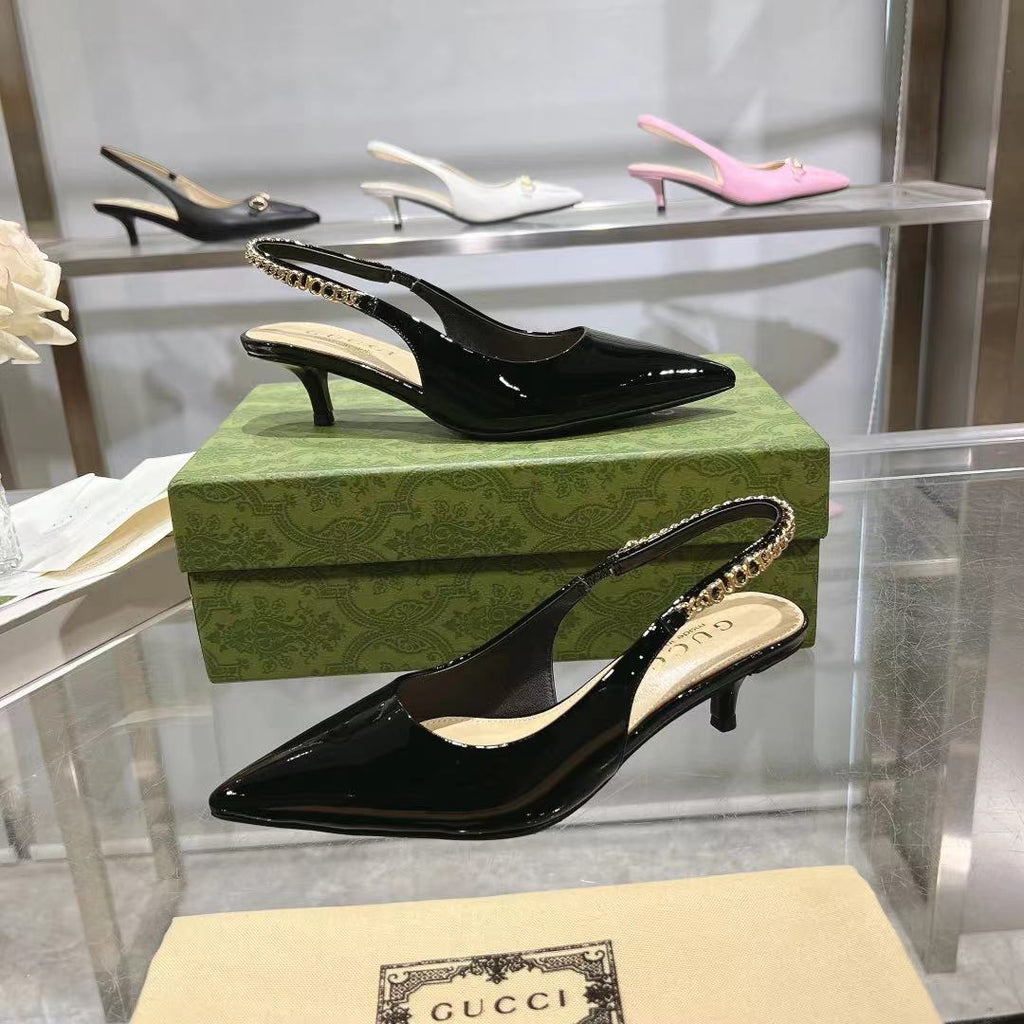 Tacones clásicos de charol