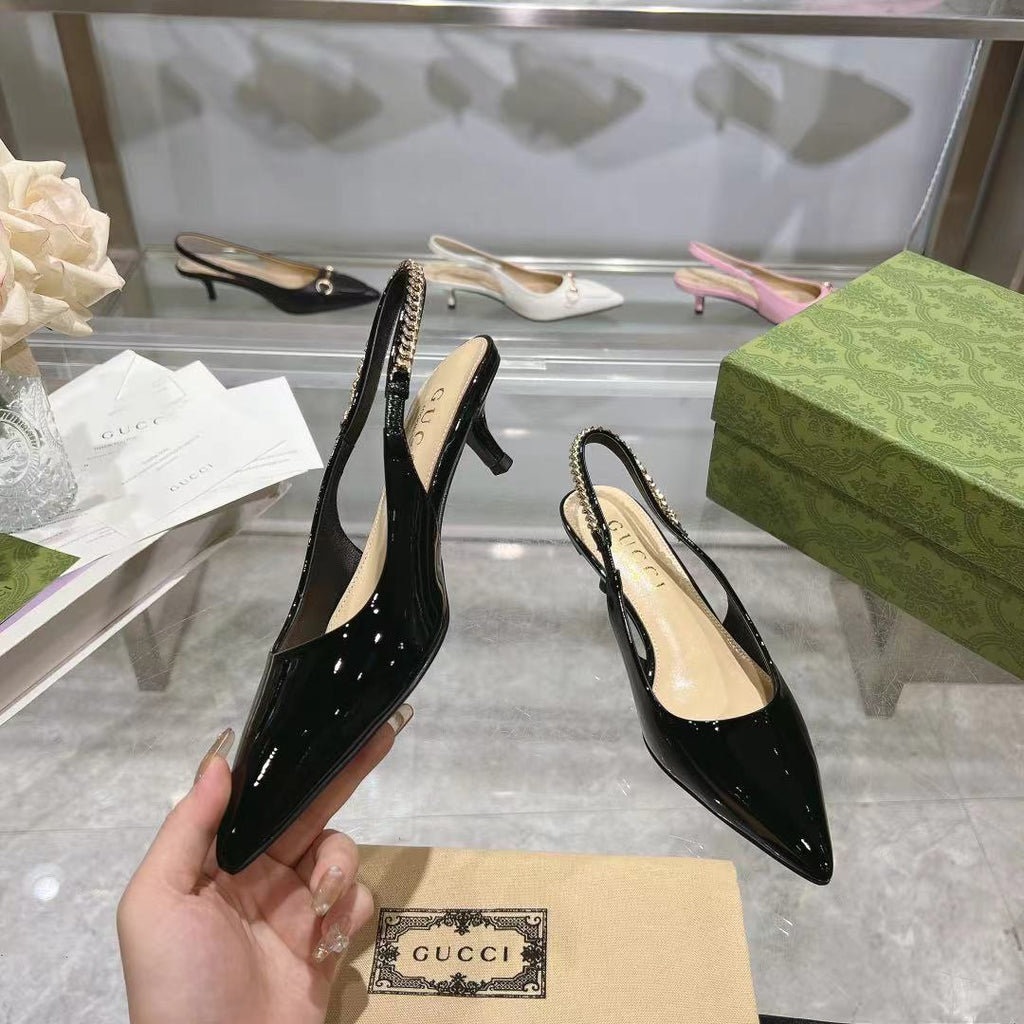 Tacones clásicos de charol
