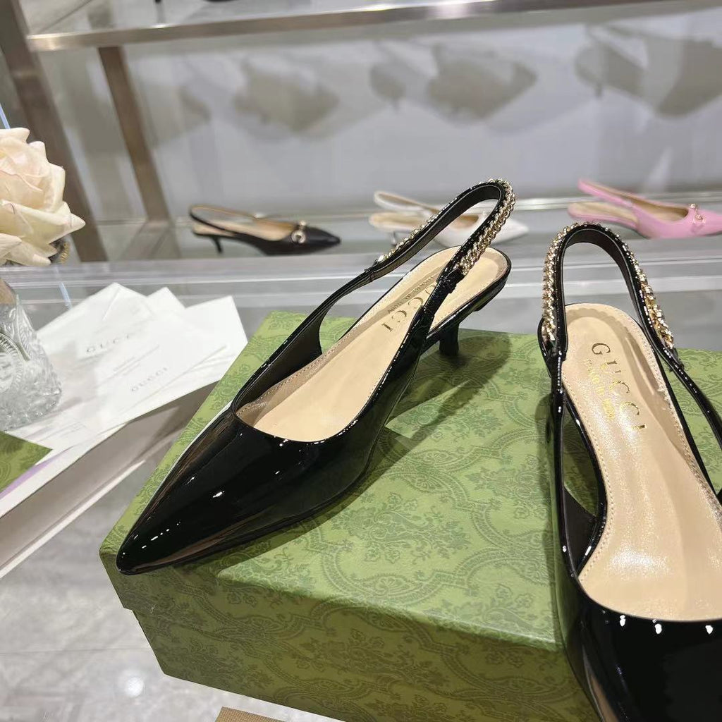 Tacones clásicos de charol