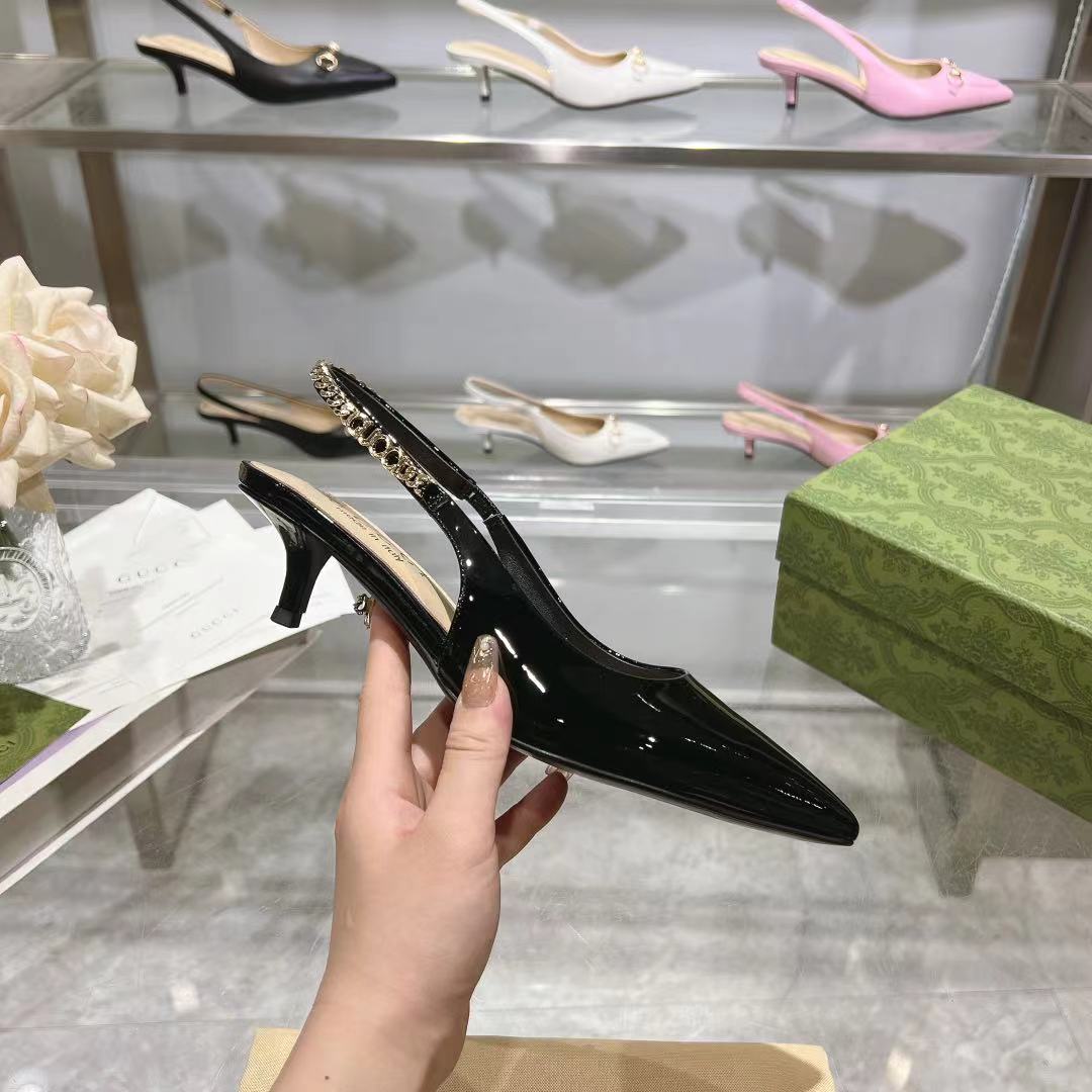 Tacones clásicos de charol
