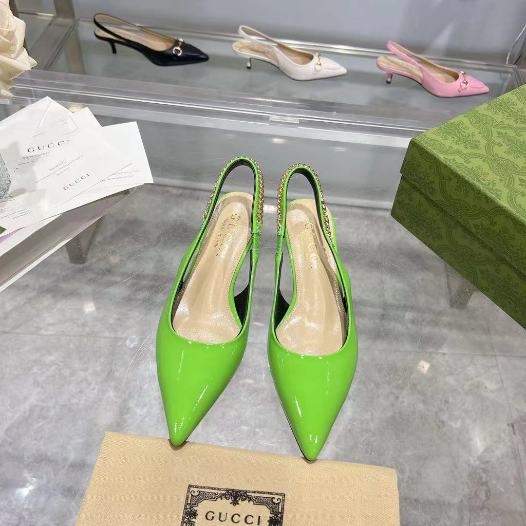 Tacones clásicos de charol