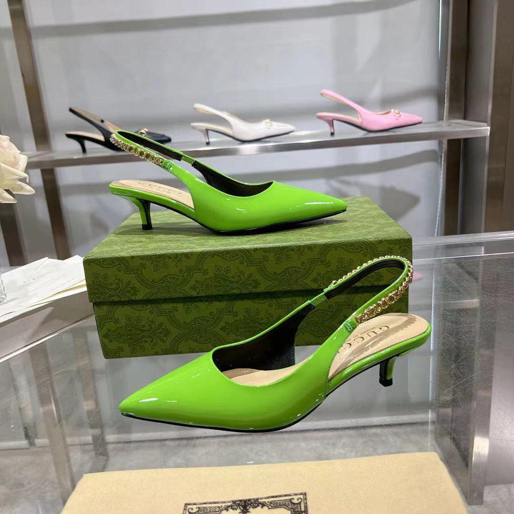 Tacones clásicos de charol