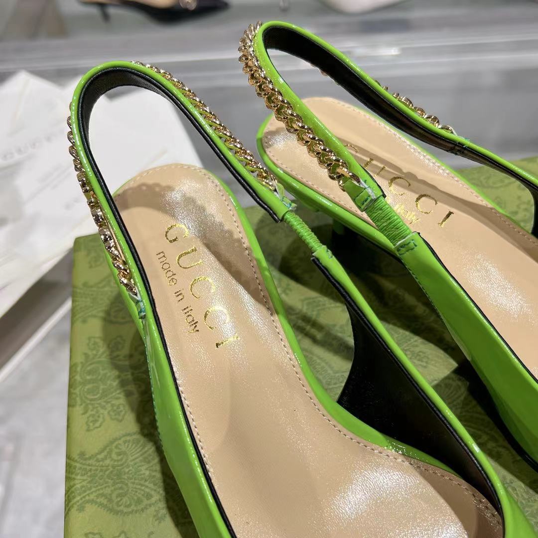 Tacones clásicos de charol