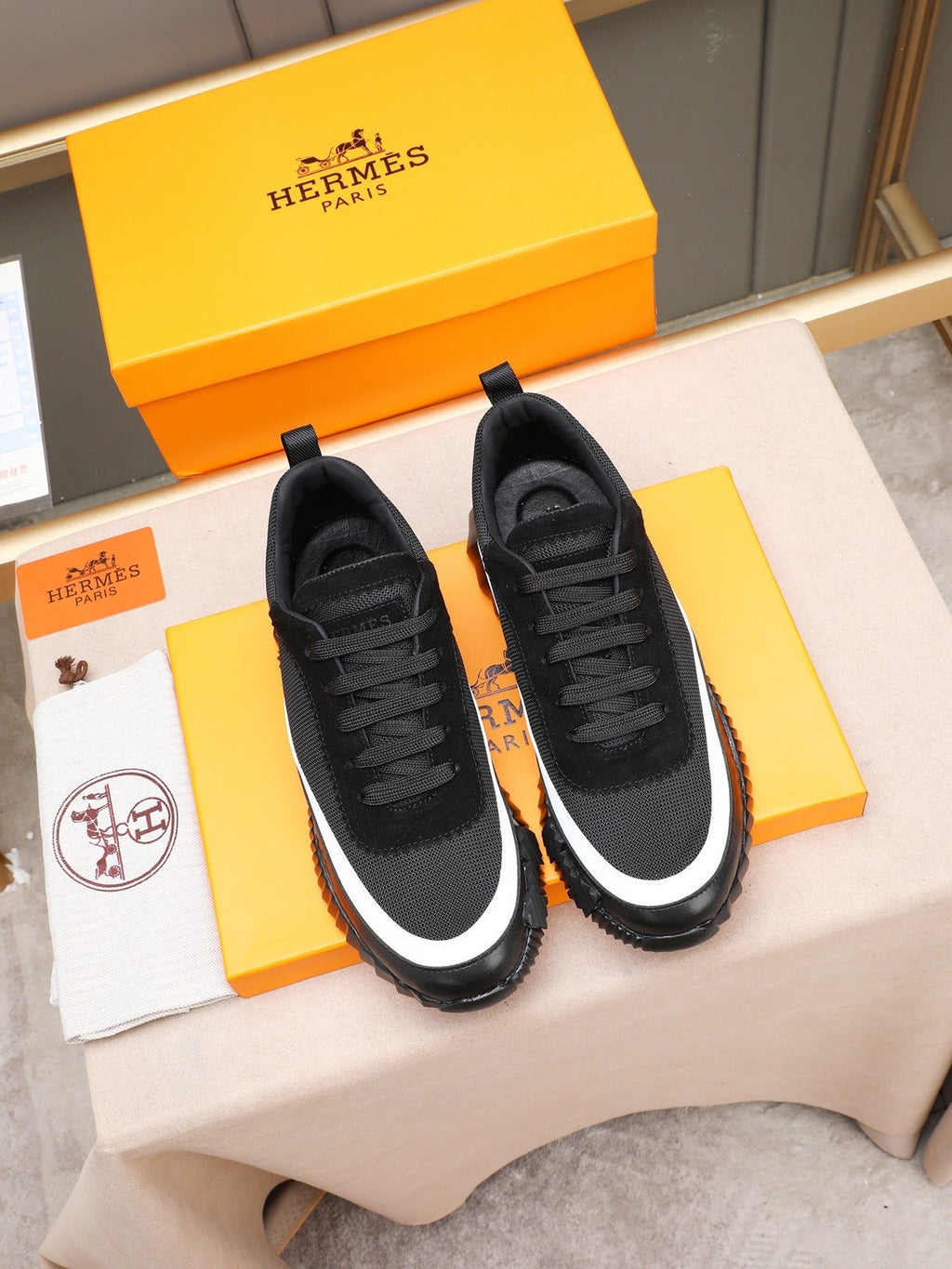 Zapatillas de cuero a rayas H